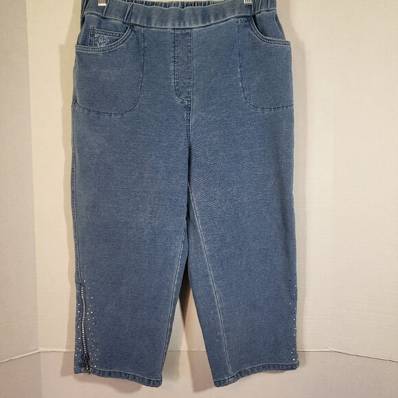 Dream Jeannes by Quacker Factory Women's Pull On Capris Size Medium Denim - Picture 1 of 13